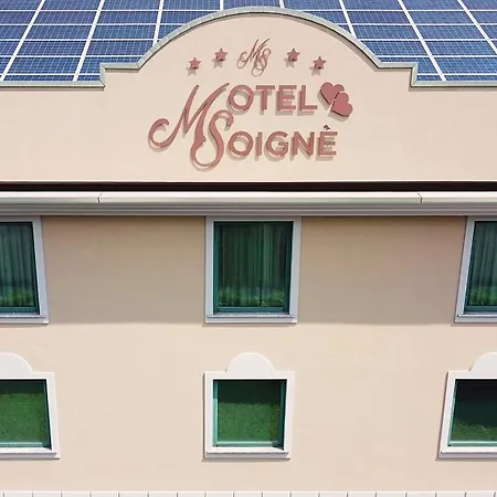 Soigne Hotel